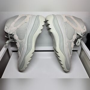 Adidas Yeezy Desert Boot Salt- FV5677 - Size 10.5 Mens